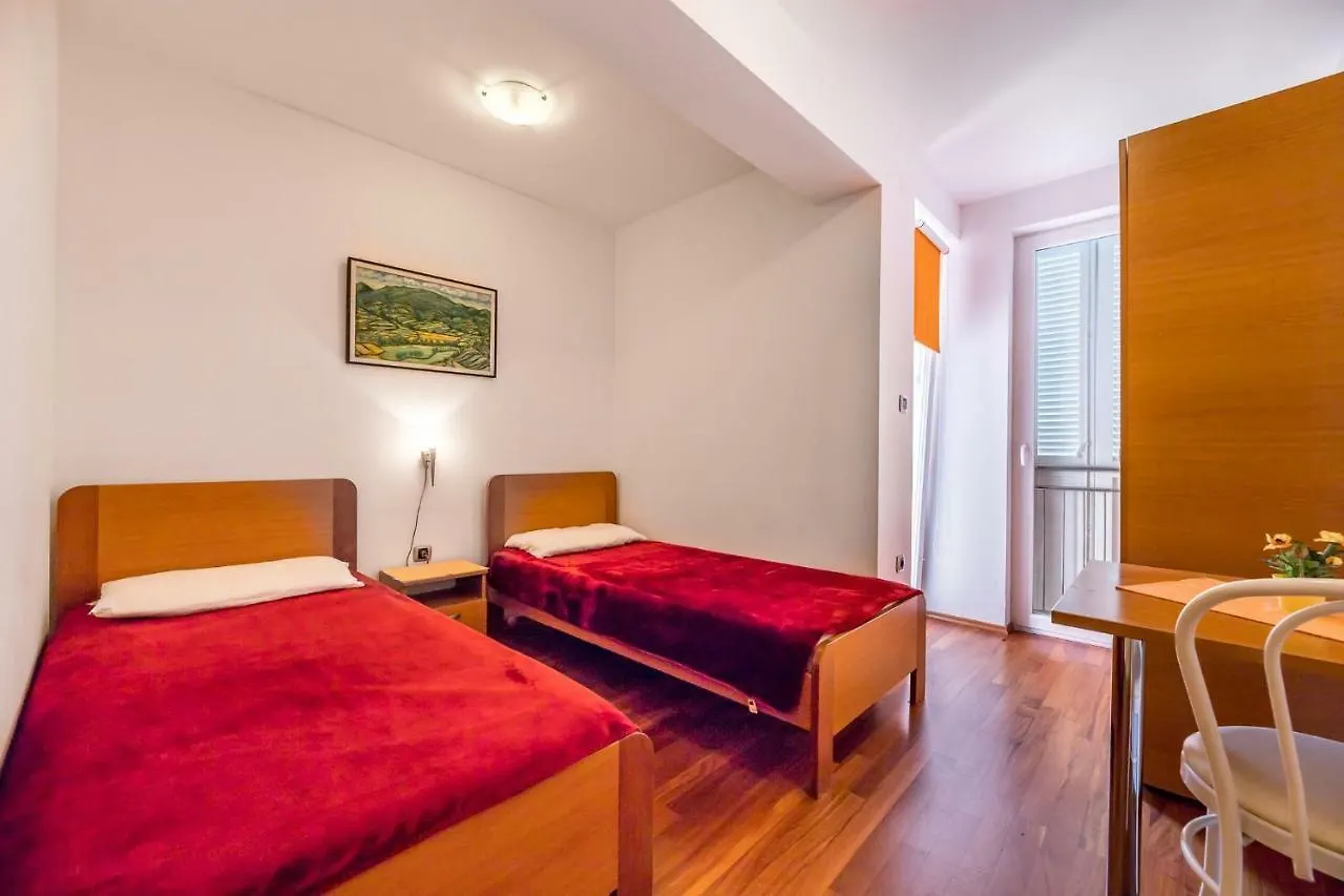 Apartments Nada Baska   Baska (Krk)