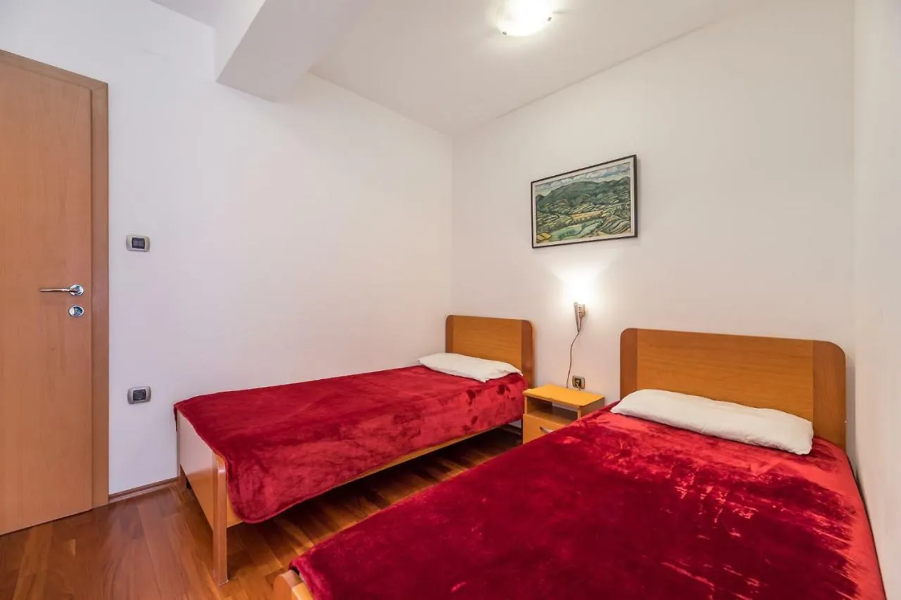 Apartments Nada Baska  Baska (Krk)